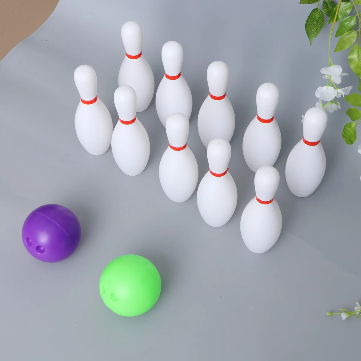 

12pcs Large Size Bowling Play Sets Sports Bowling Games Toy for Children Kids (10pcs Bowling White + 2pcs Balls R