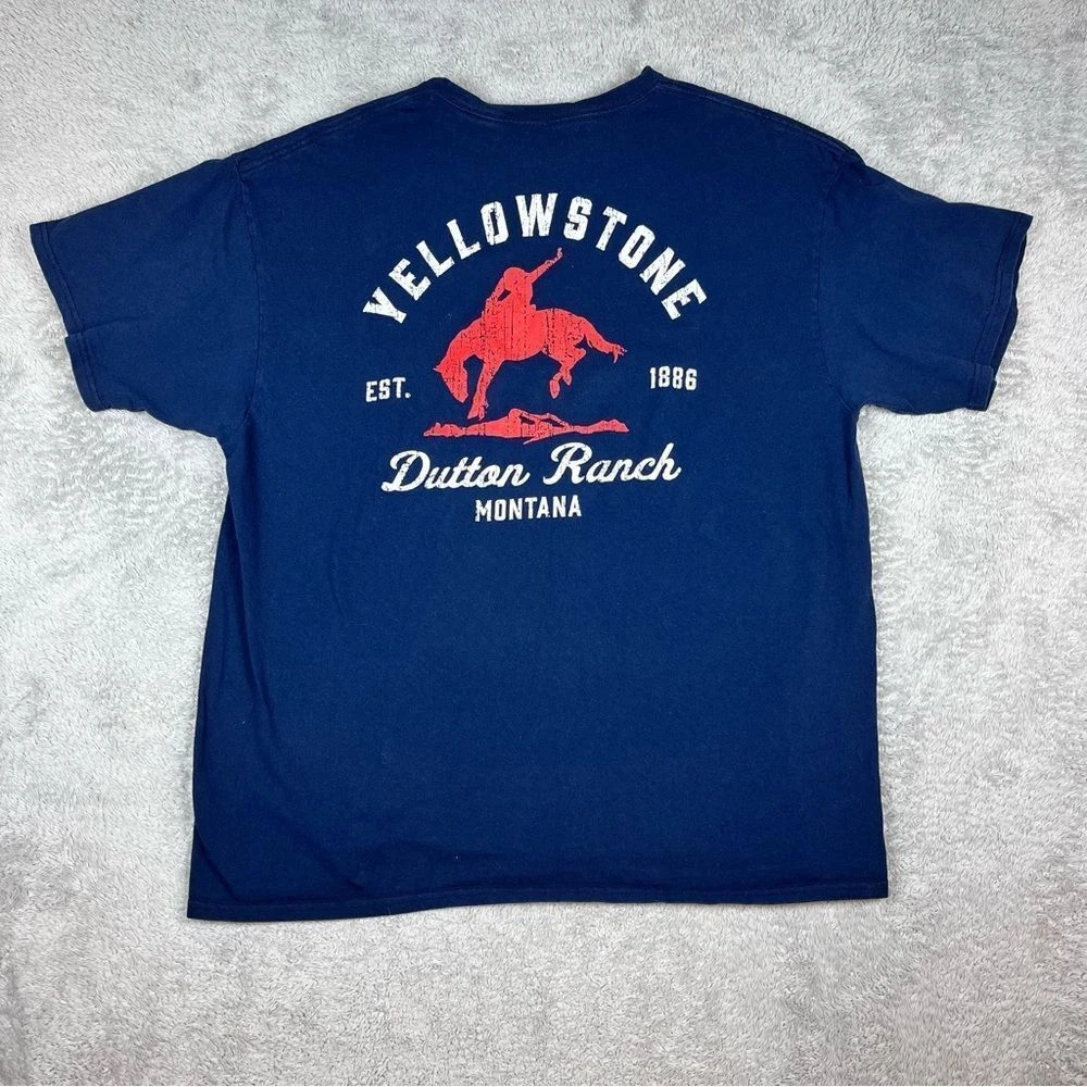 تي شيرت رجالي من Yellowstone Dutton Ranch لعام 2025 باللون الأزرق الداكن ورسومات مزدوجة الجوانب فاخرة راقية لكل من الرجال والنساء قميص صيفي Y2k