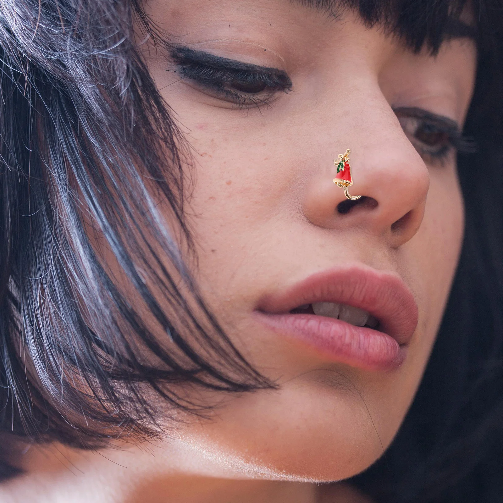 حلقة أنف مزيفة صغيرة على شكل حرف U غير ثقب سلسلة عيد الميلاد مشبك تفصيل المينا على مجوهرات الأنف للسيدات عصرية