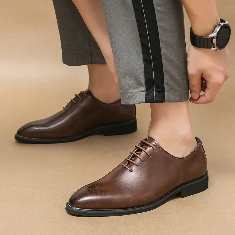 Men Red Soled Business Dress Shoes Pointed Lace Up Wedding Shoes Men Derby Shoes，British Style Fashionable Carved Leather Shoes