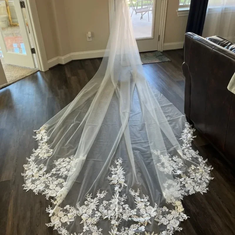 Luxurious 3 Meters Wide Lace Trailing Bridal Wedding Veil BV42