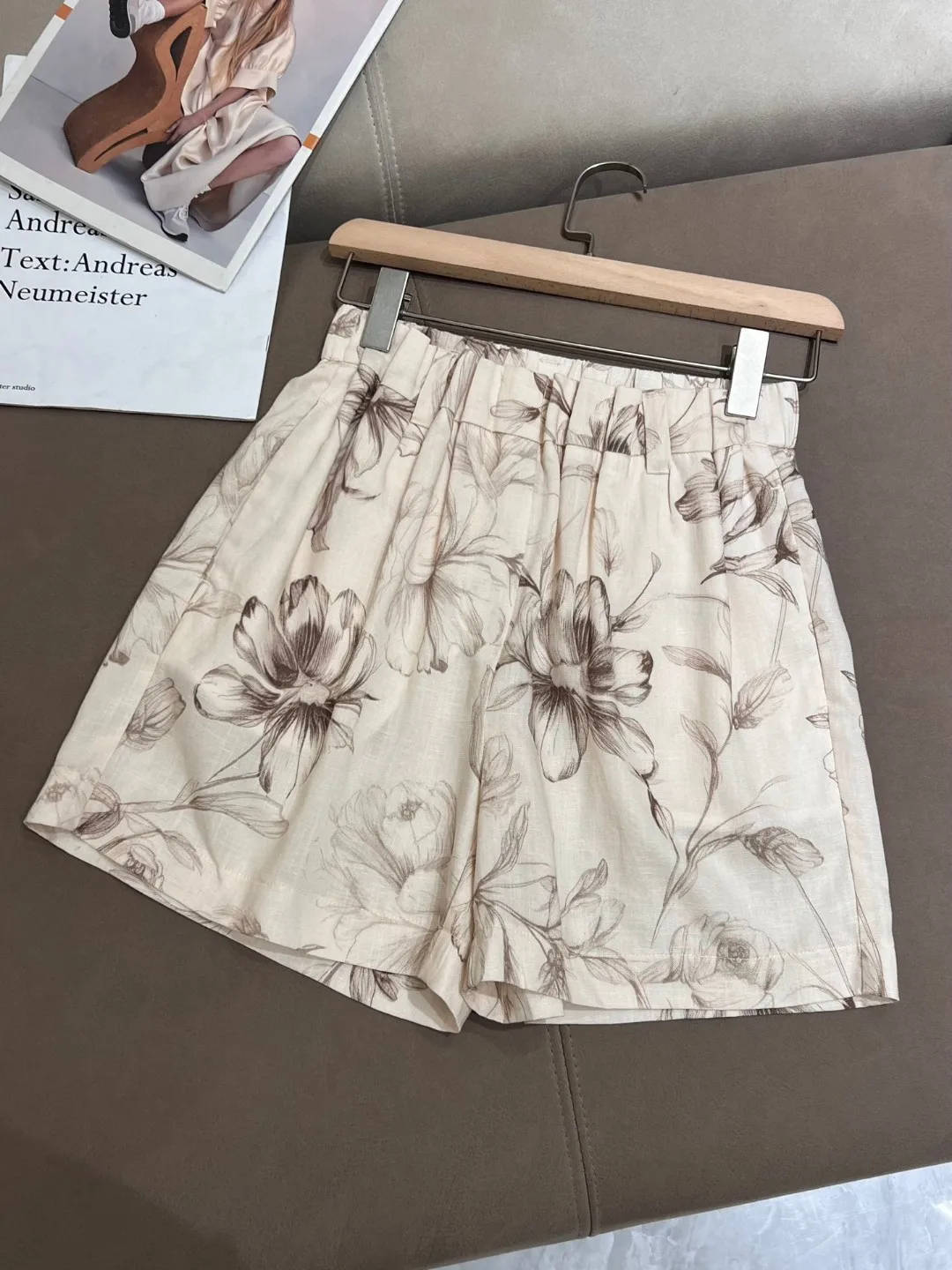 Linen shorts for women, new style, ink painting style, high waist, slim, 2024