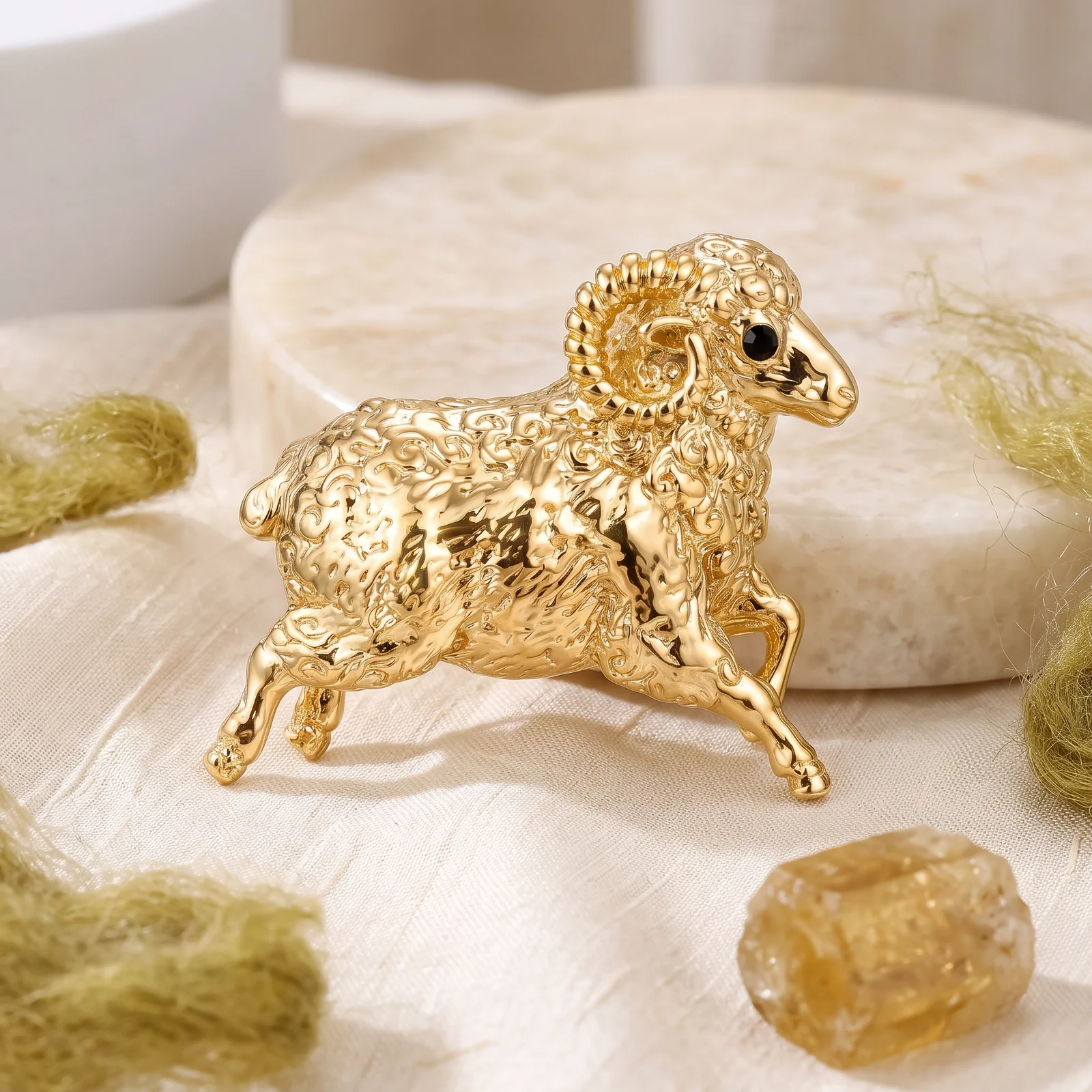 Trendy Metal Sheep Brooches for Women Unisex Wear Creativity Animal Pins Can Be Used As Necklaces Banquets Party Friends Gifts