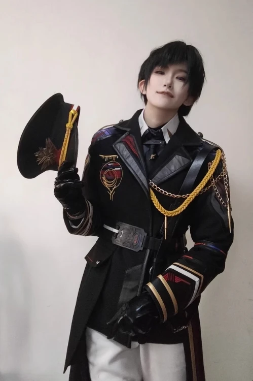 

Игра: Love And Deepspace Косплей Кальб Детство Друг Cos Костюм Куртка Повседневная одежда Металлическое квадратное ожерелье