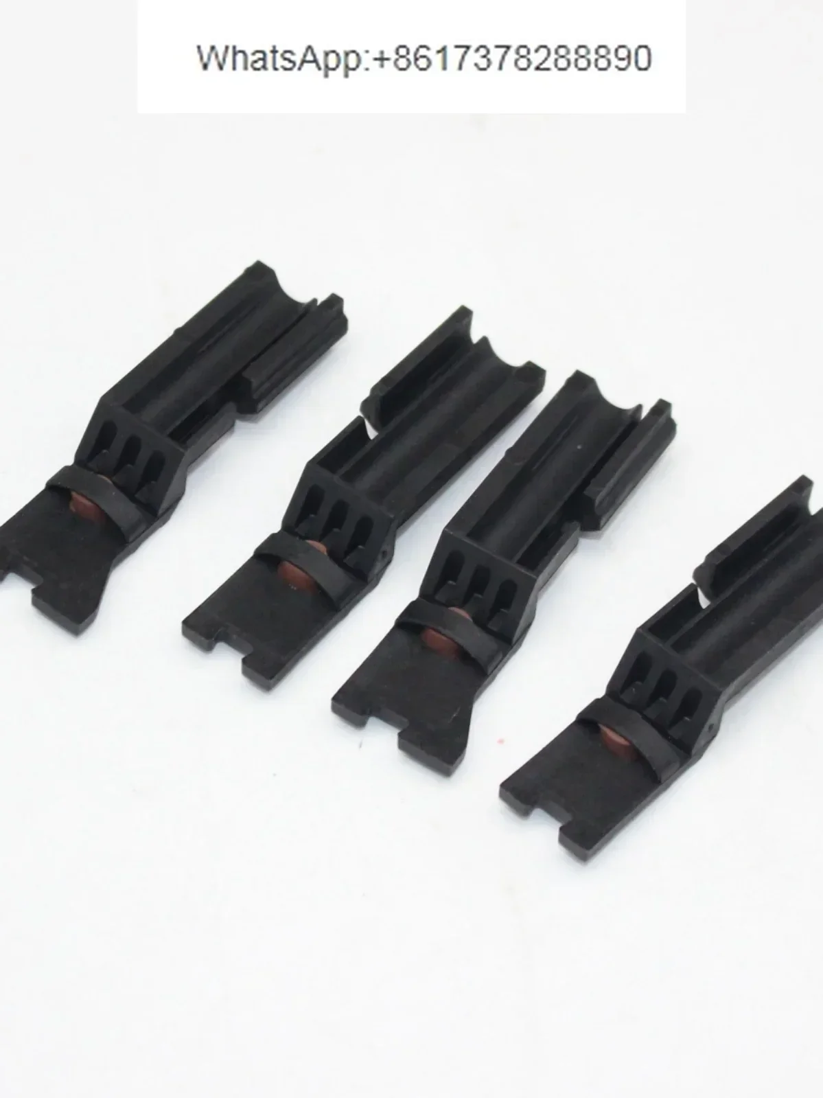 Applicable to XJ XJL ceiling sunroof positioning clip sunshade fixing buckle clip sunroof slide block