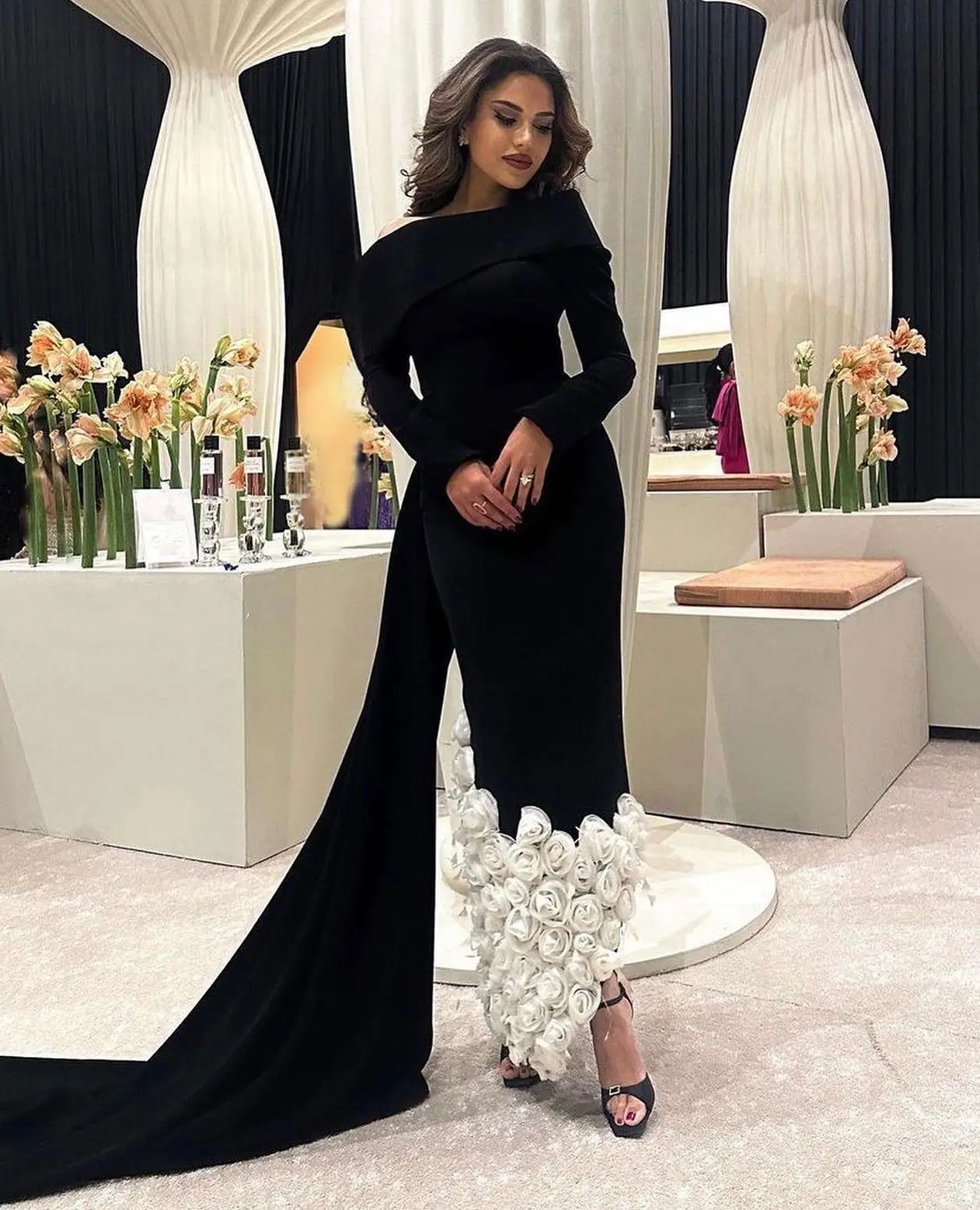 Elegant Black Bloom Women Maxi Gowns With Side Overlay Saudi Arabic Sheath Ankle Length Floral  Prom Dresses