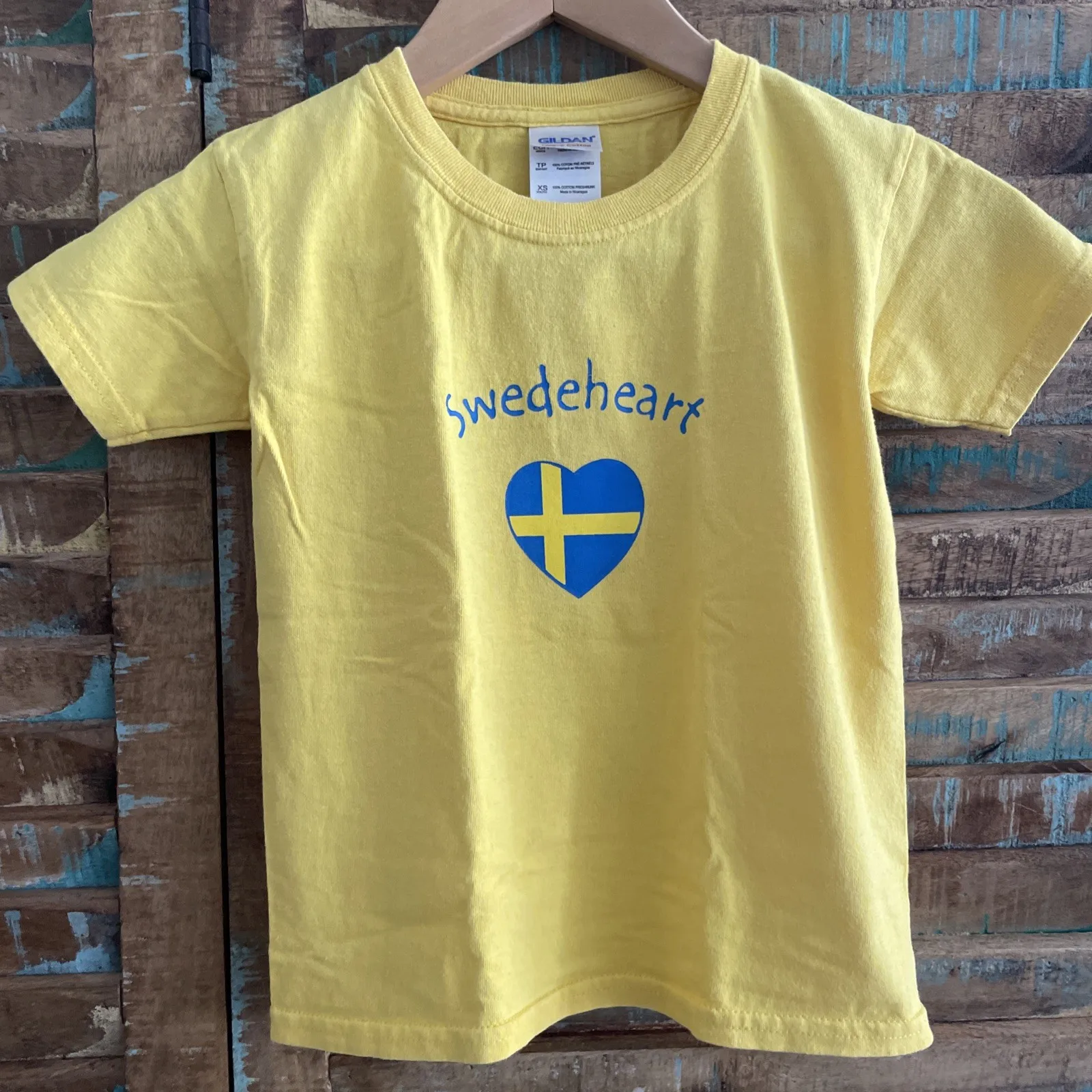 

Швеция Футболка из 100% хлопка Желтая молодежная футболка XS «Swedeheart»