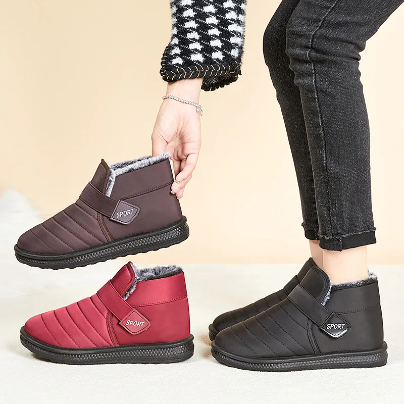 Scarpe Casual invernali da donna che stringono Sneakers leggere addensano scarpe a punta tonda piatte morbide e versatili alla moda calda