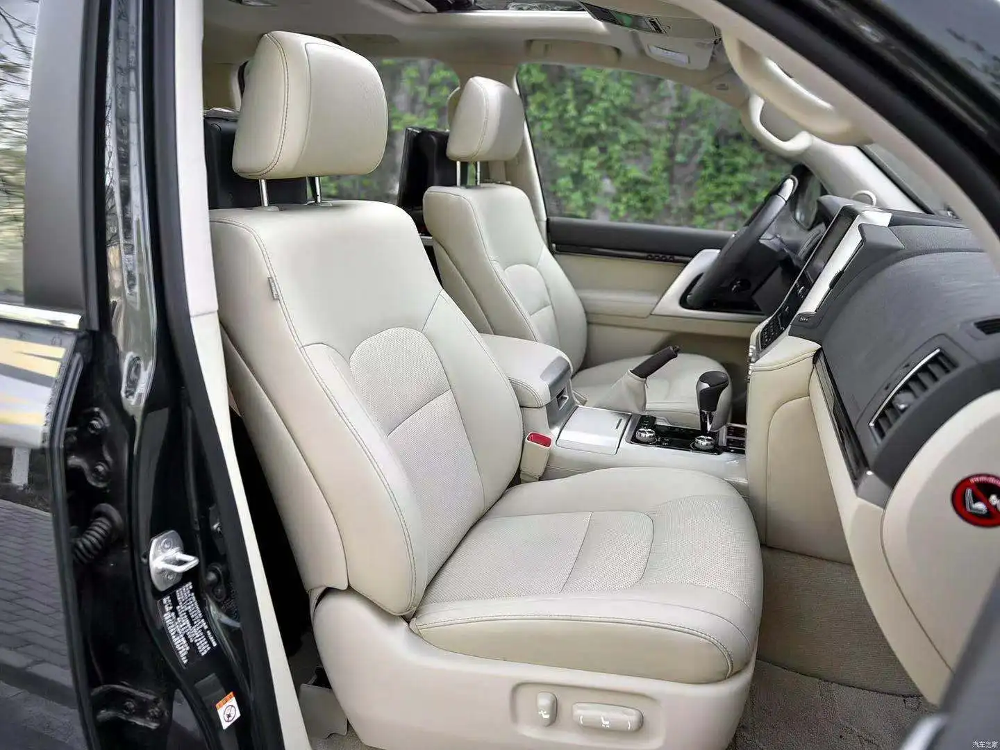 Luxury High Quality Color Customized Left Hand Driving Custom Fit Leather Car Seat Covers for Toyota Land Cruiser 200