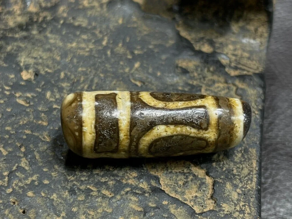 Ancient Tibetan DZI Beads Old Agate Lotus Master Broken Bead Amulet Pendant#9017