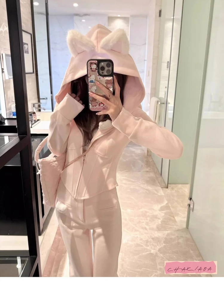 

Японский весенне-осенний розовый милый облегающий спортивный и спортивный костюм с рыбьей косточкой на талии для отдыха, женский костюм с капюшоном и пряными кошачьими ушками