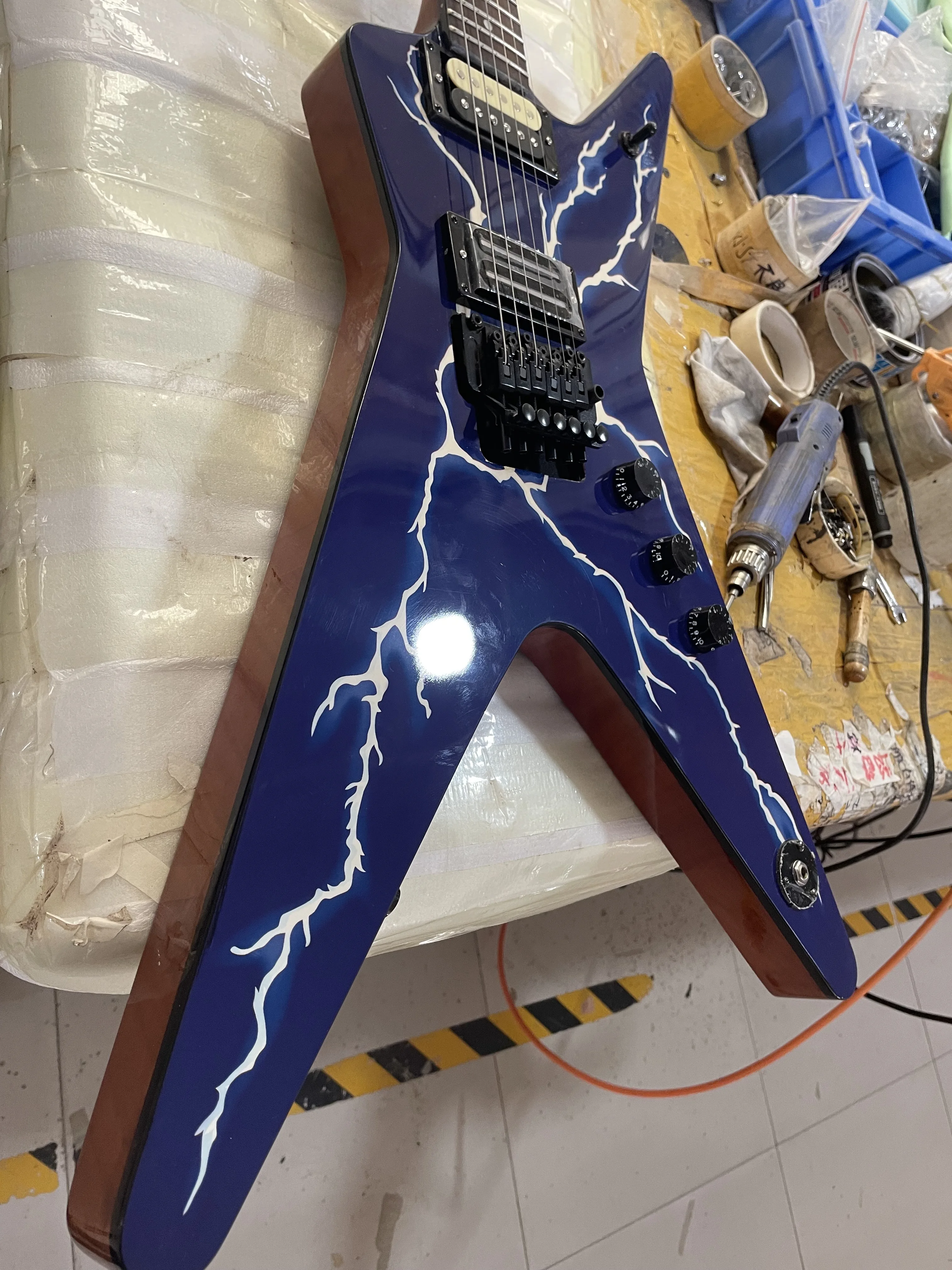 Dimebag Darrell Signature Model Electric Guitar Blue Lightning