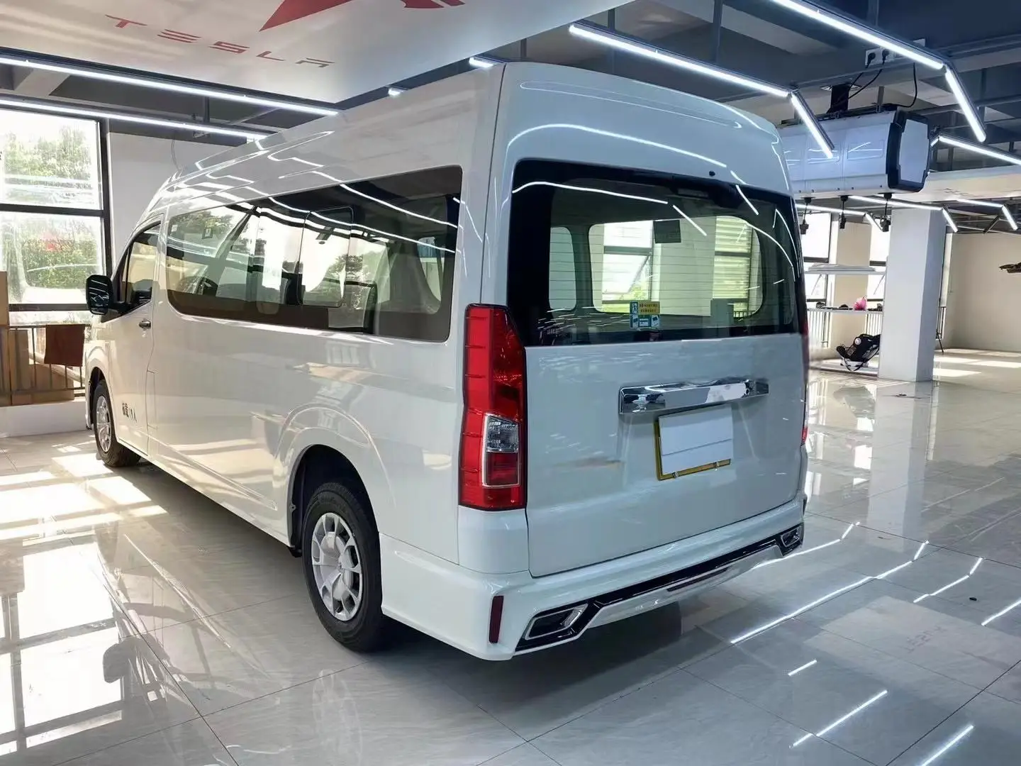High Quality 2019-2022 Toyo-ta Hiace 300 Bodykit Upgrade Vellfire Modelli-sta M Style Front & Rear Bumpers PP New Condition