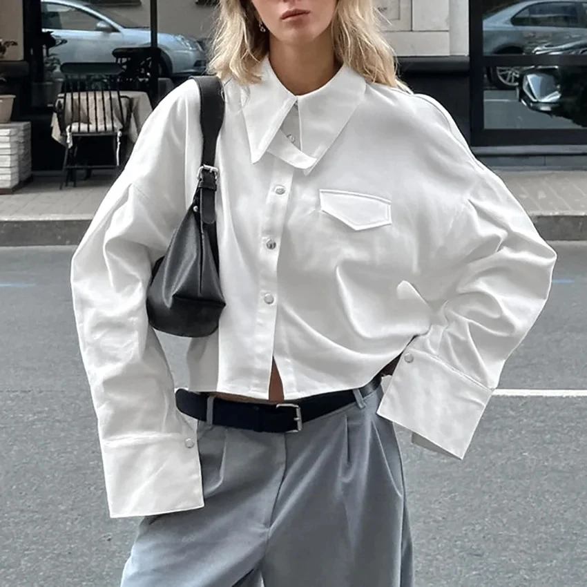 

2026 Spring Commute Design Sense White Turn Down Collar Short Professional Women Top Loose Fashion Layering Shirt