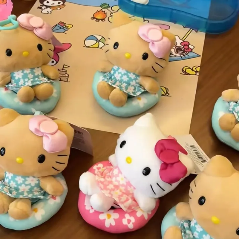 

Новый Гавайский черный кожаный круг для плавания Kitty, плюшевая игрушка Sanrio, аниме, купальник с цветочным принтом, сумка Katie Cat, брелок, кулон, кукла