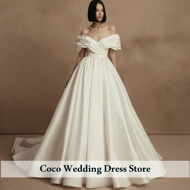 Customized Elegant Satin Ball Gown Off the Shoulder Wedding Dress with Matte Seeking a Regal and Stylish Look Vestido De Noiva