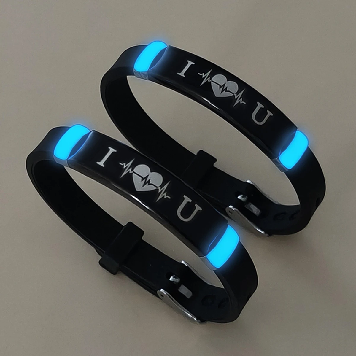 2 Pieces/Set of Luminous Accessories Heart-Beating and Heart-Fluttering Love Confession Couple Silicone Wristbands Festival Gi