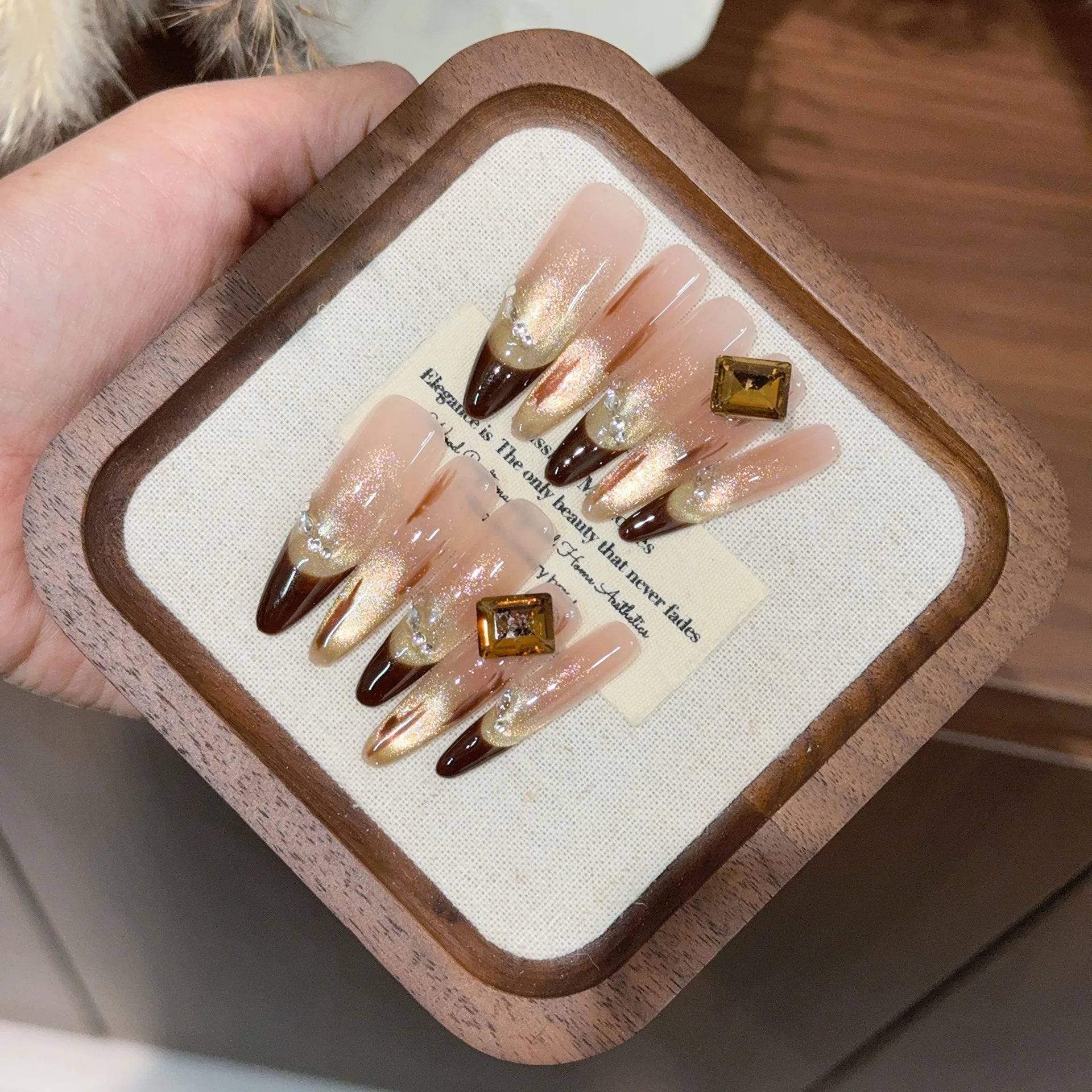 10 szt. Gradientowe paznokcie na wcisk Maillard, długie migdałki, zdobione cyrkoniami, sztuczne paznokcie do noszenia, ręcznie robione.