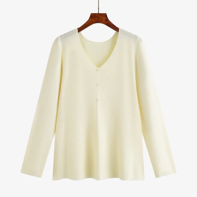 

Верхняя одежда: топ с V-образным вырезом, универсальный свободный вязаный свитер