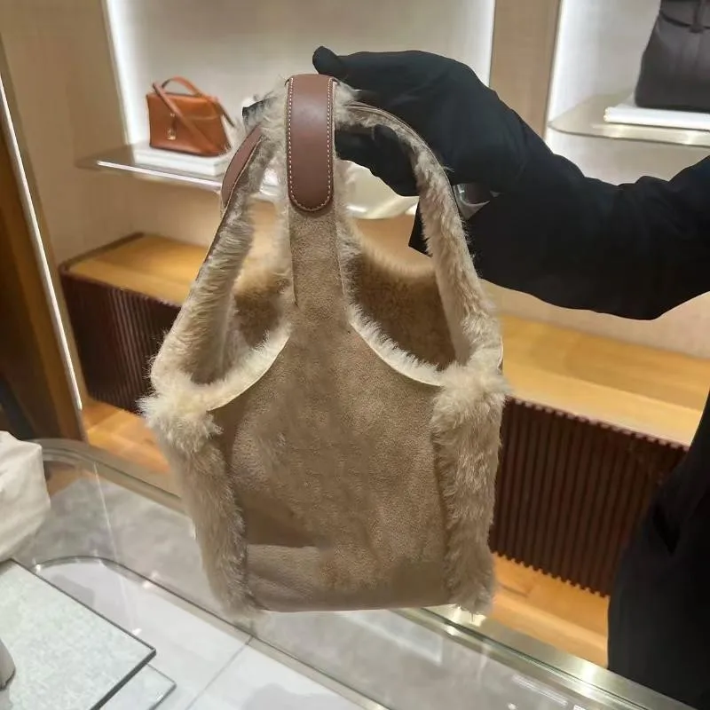Bolsa Buet Retro de Pele de Cordeiro para Mulheres, Nova Coleção Outono/Inverno 2025, Bolsa de Mão em Forma de Cesta de Veg...