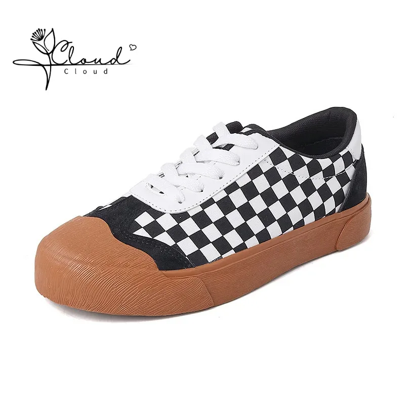 2024 Casual Men's and Women's Board Flat Korean Version Retro Checkerboard Plaid Canvas Female Women's Shoes Students Match