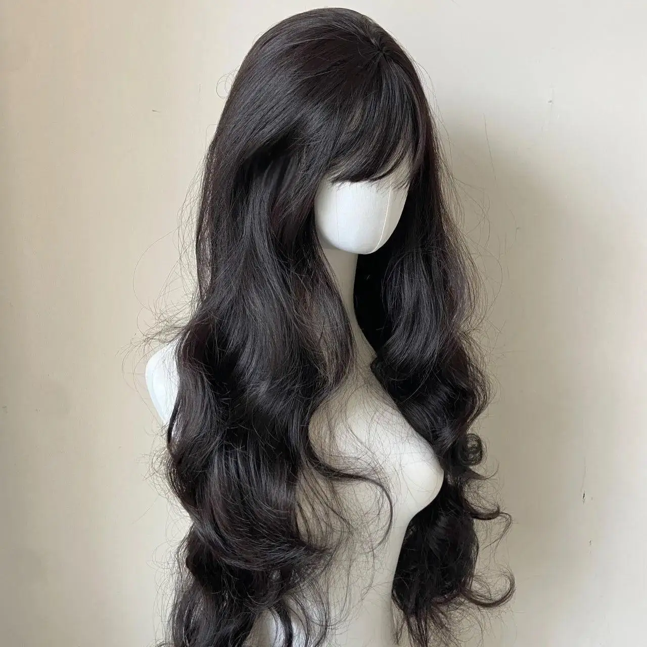 Peruka z koreańskich kręconych włosów - nowy fason z grzywką na powietrze na rok 2025, objęte fale, miękki jesienny styl, uniwersalny rozmiar