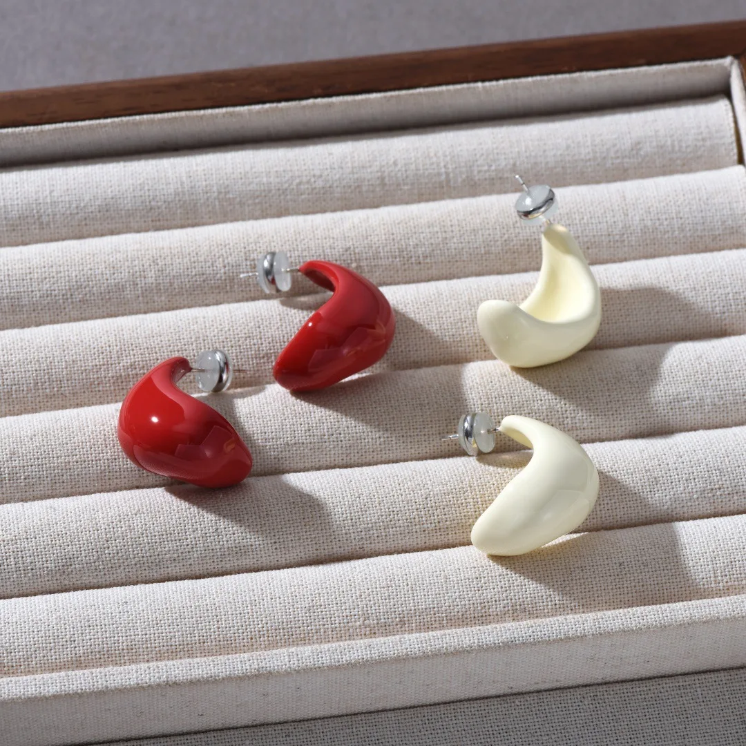 Caramel Milk White French C-shaped Resin Drop Glazed earrings for Women Exaggerated Unique Vintage High-end Accessories