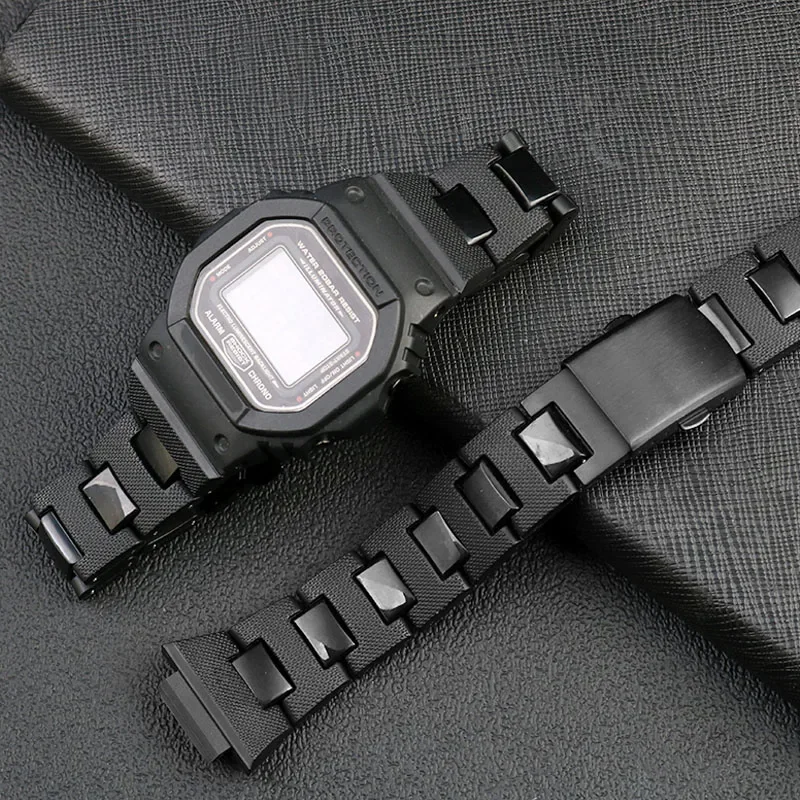 

Black watch belt is suitable for Casio composite plastic watch belt DW5600 / DW6900 / GWM5610GA2100m modified series