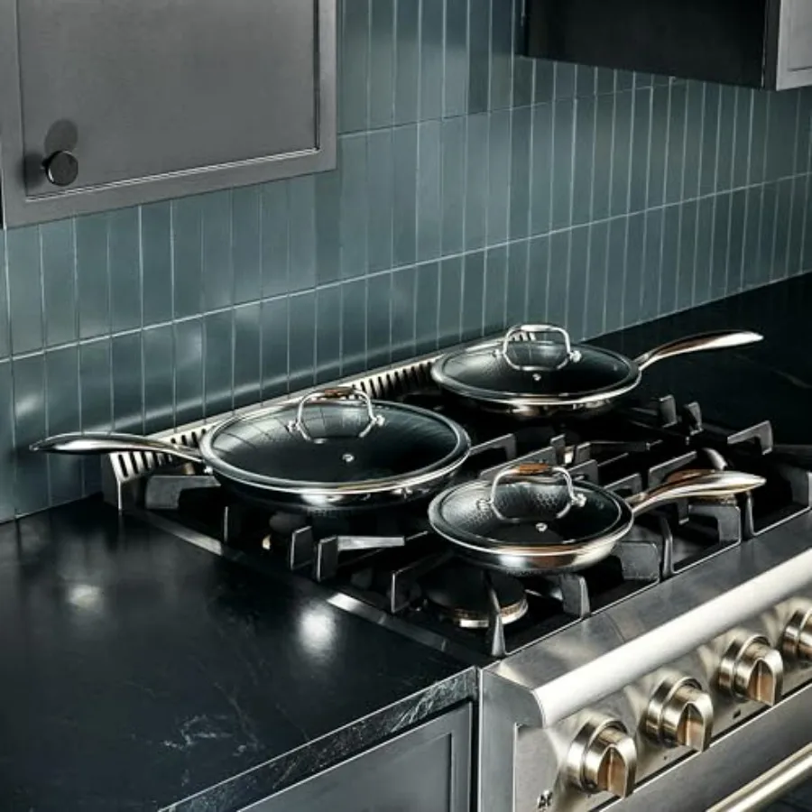 طقم مقلاة هجينة غير لاصقة مكونة من 6 قطع، ومقالي مقاس 8 و10 و12 بوصة مع أغطية من الزجاج المقسى، ومقابض تبقى باردة، وقلي غسالة الأطباق