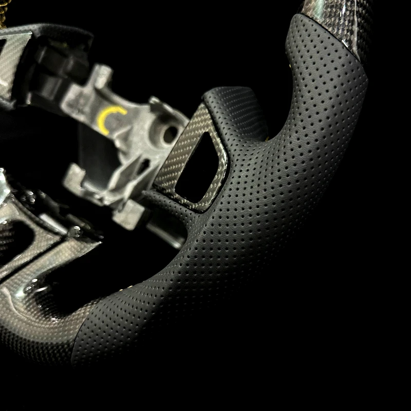 Old steering wheel updated and upgraded to carbon fiber steering wheel for Renault Megane 3 & Megane 3 RS
