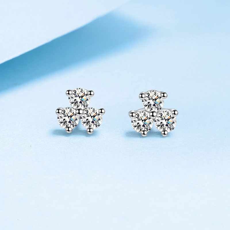 Nice PT950 Platinum Lady Stud Earrings 0.6ct Dcolor Vvs1 Sparkling Moissanite Clover Style Poplar Fresh and Simple Daily Jewelry