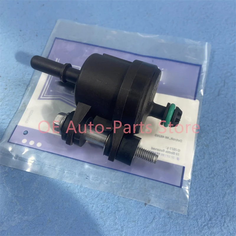 Original 96985666 0280142502 Vapor Canister Purge Control Valve Solenoid For Chevrolet Cobalt 2013-2019 Spin 2014-2015