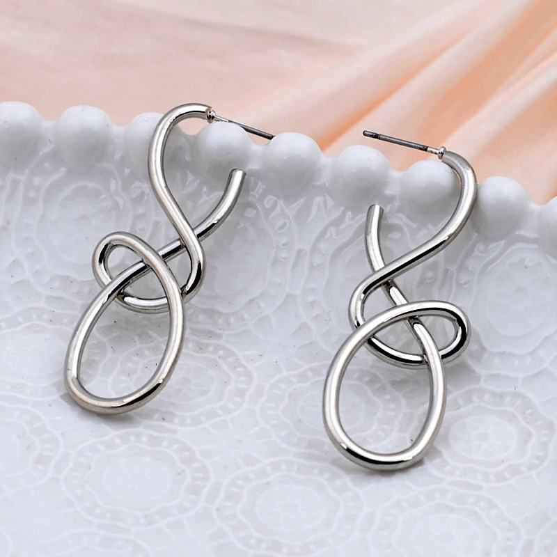 Vintage Twist Metal Knit Knot Statement Earrings for Women Party Golden Silver Color Irregular Drop Earrings European Jewelry