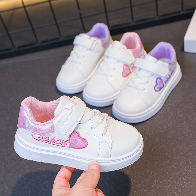 Girls' Love Lace Decorative Platform Casual Shoes Spring and Autumn Fashion Lightweight White Student Running Sneakers.