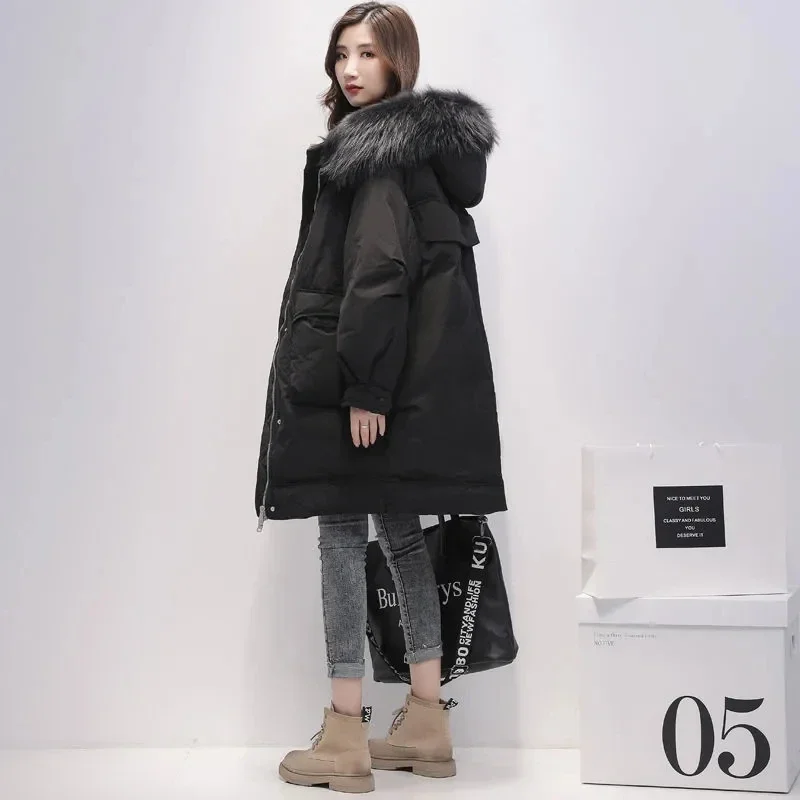 سترة نسائية متوسطة الطول 2026 شتاء النسخة الكورية الجديدة أنثى ريال الراكون الفراء طوق موضة 90% معاطف بيضاء أسفل البط #3