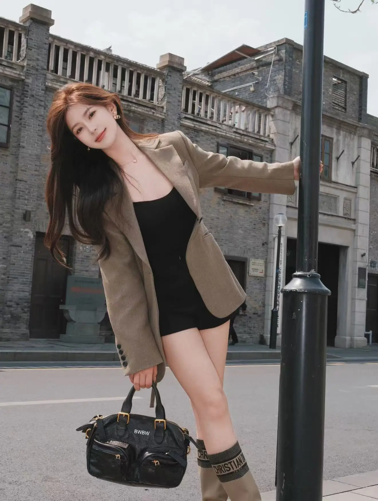 

2025 Spring and Summer Top Grade Cowhide Leather Bowling Bag