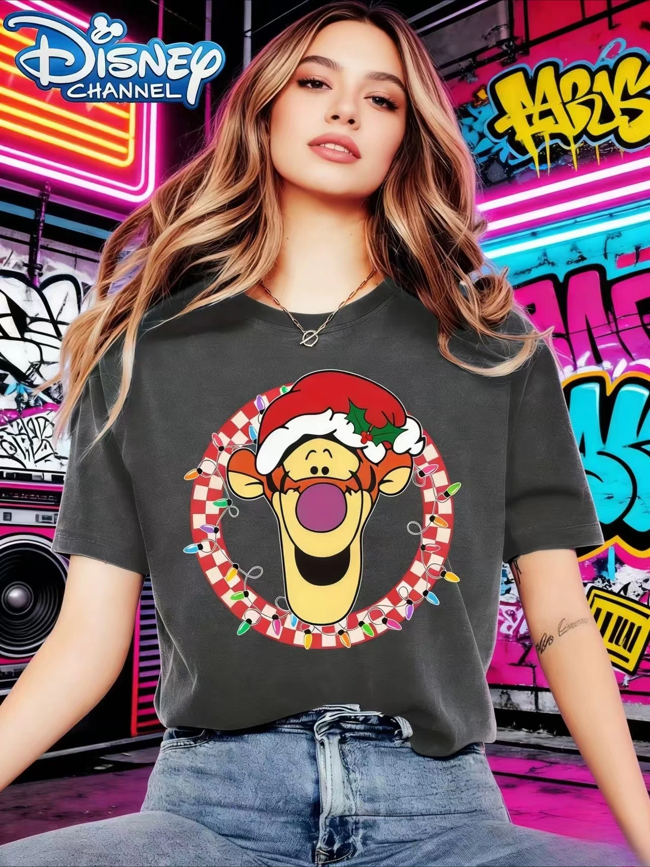 

Рождественская серия Disney в стиле ретро, шляпа Санта-Тигра, версия Q, женская футболка с принтом, круглый вырез, короткий рукав, модная повседневная футболка Y2k