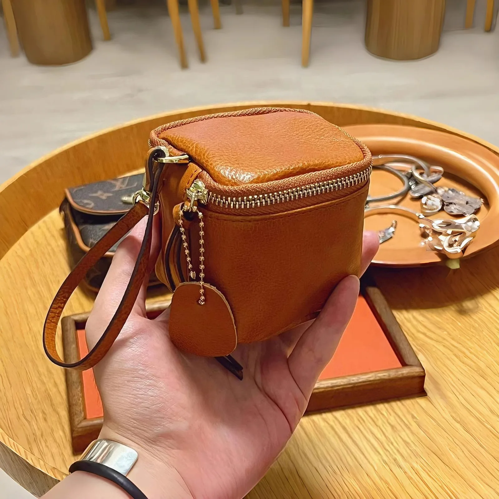 

Легкий модный кошелек из натуральной кожи, ручная сумка на запястье, многофункциональная высокоэстетичная портативная сумка