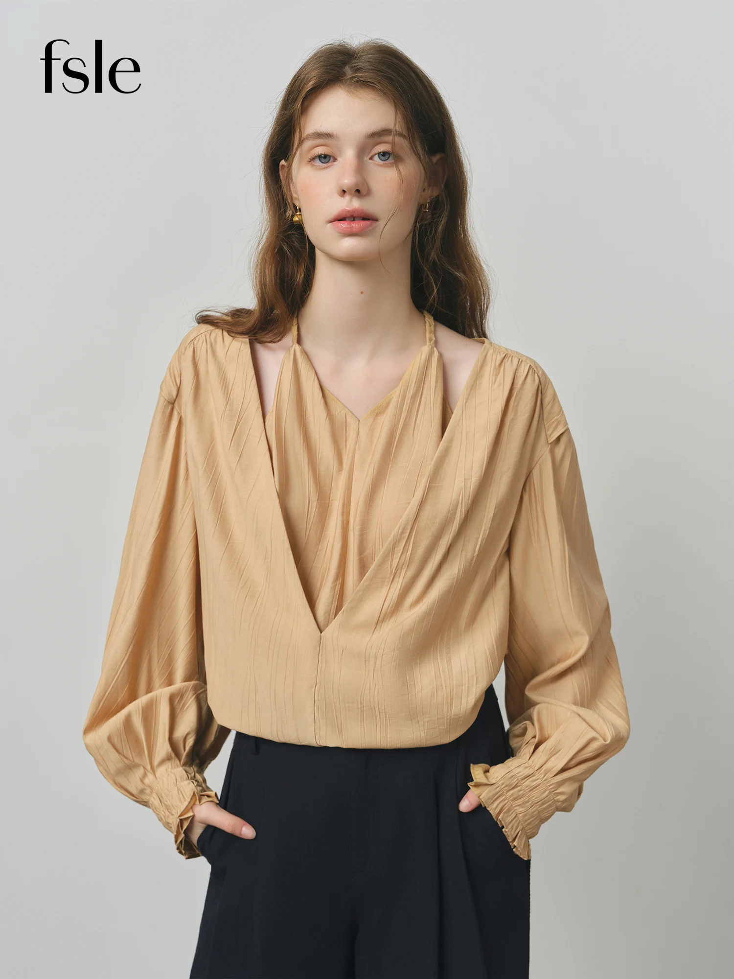 

FSLE French Style Halter Neck Fake Two-piece V-neck Textured Shirt Women's Autumn 2025 Fashion Unique Design Top 25FS13265