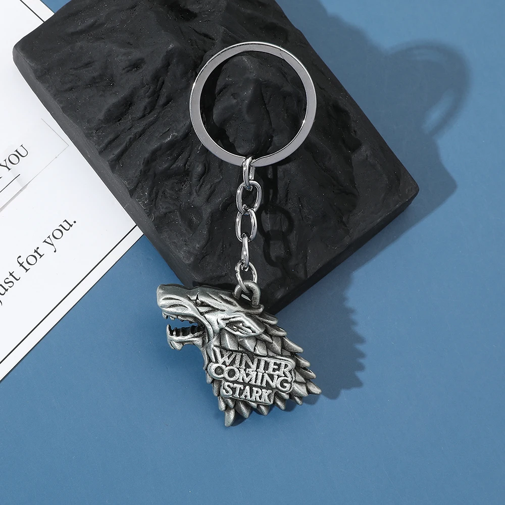 Classic Wolf Head Keychain Demon Dragon Alien Badge Pendant - Fashion Cool Anime Key Rings for Men Creative Gift Accessory