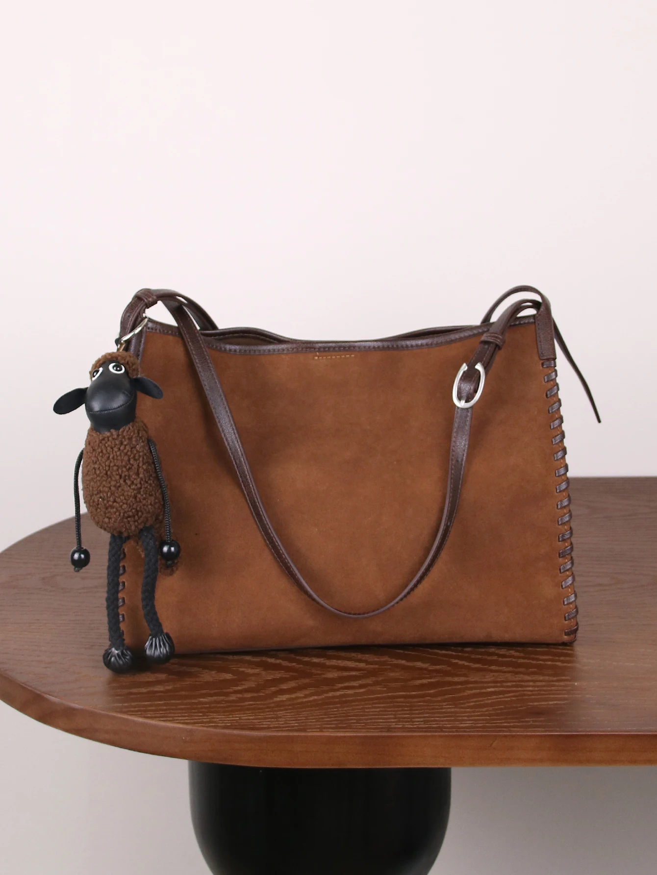 

2025 new fashion suede matte texture stitching retro fashion tote bag leisure lazy wind large capacity one-shoulder underarm bag