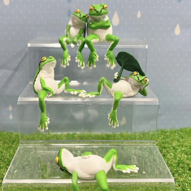 Mini Relaxing Sitting Tree Gashapon Figurine With Lotus Leaf Umbrella Micro Landscape，Desktop Ornaments, Fish Tank Decorations