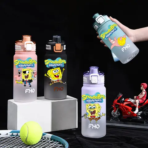 750ml SpongeBob Patrick Star Fitness Sport di grande capacità Tazza portatile Bottiglia d'acqua in plastica portatile a prova di caduta Bollitore satinato