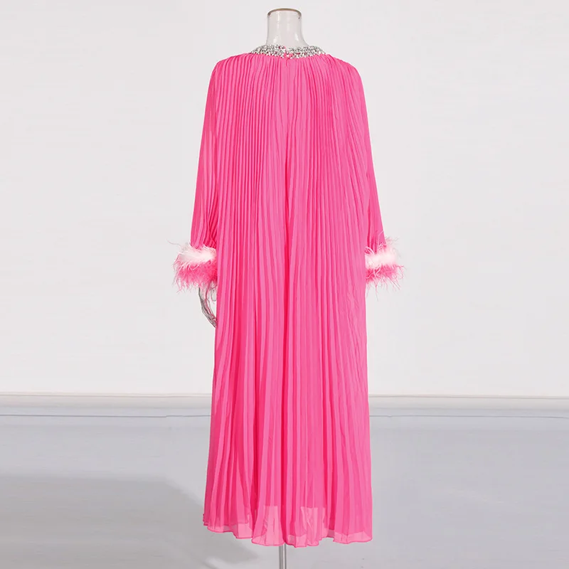2026 Frühling Neues Übergrößen-Maxikleid im High-End-Stil mit Schlankheits-Effekt, Strass und Straußenfedern-Design für Damen – Detail 11
