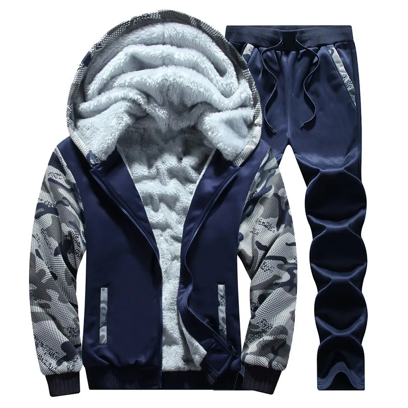 

European D62 Winter Plush Thick Camouflage Set for Men's Autumn/Winter Sports and Leisure Set with Plush Hoodie