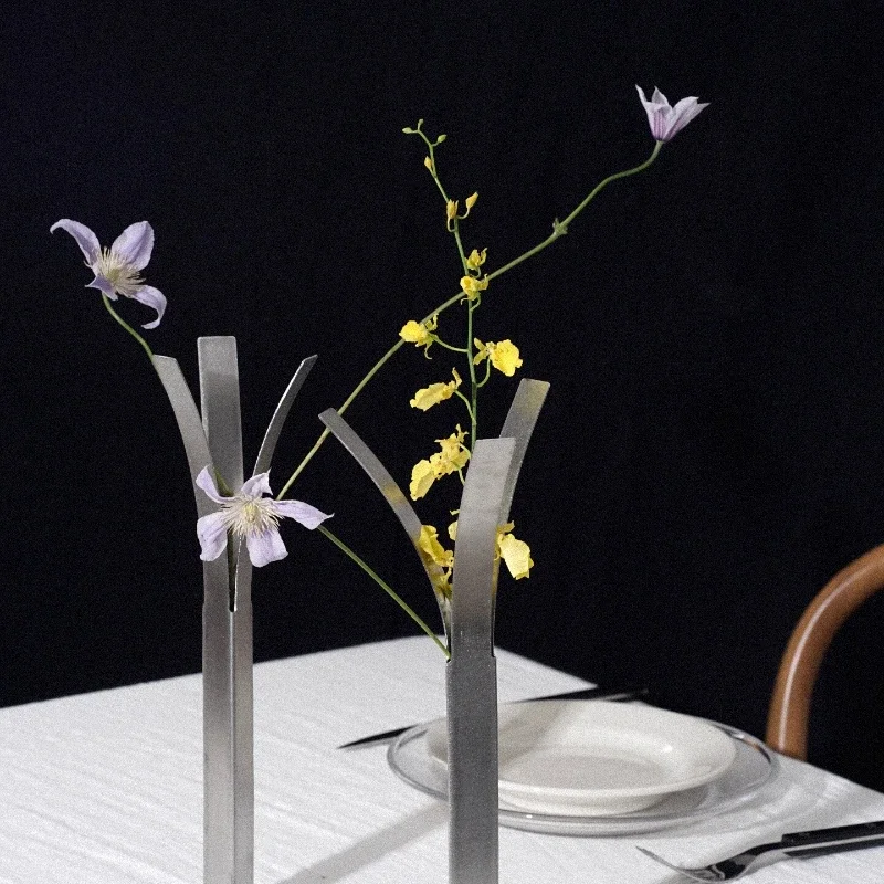 

Creative Stainless Steel Minimalist Vase Tabletop Metal Ornament Flower Arranger Gift Ornament