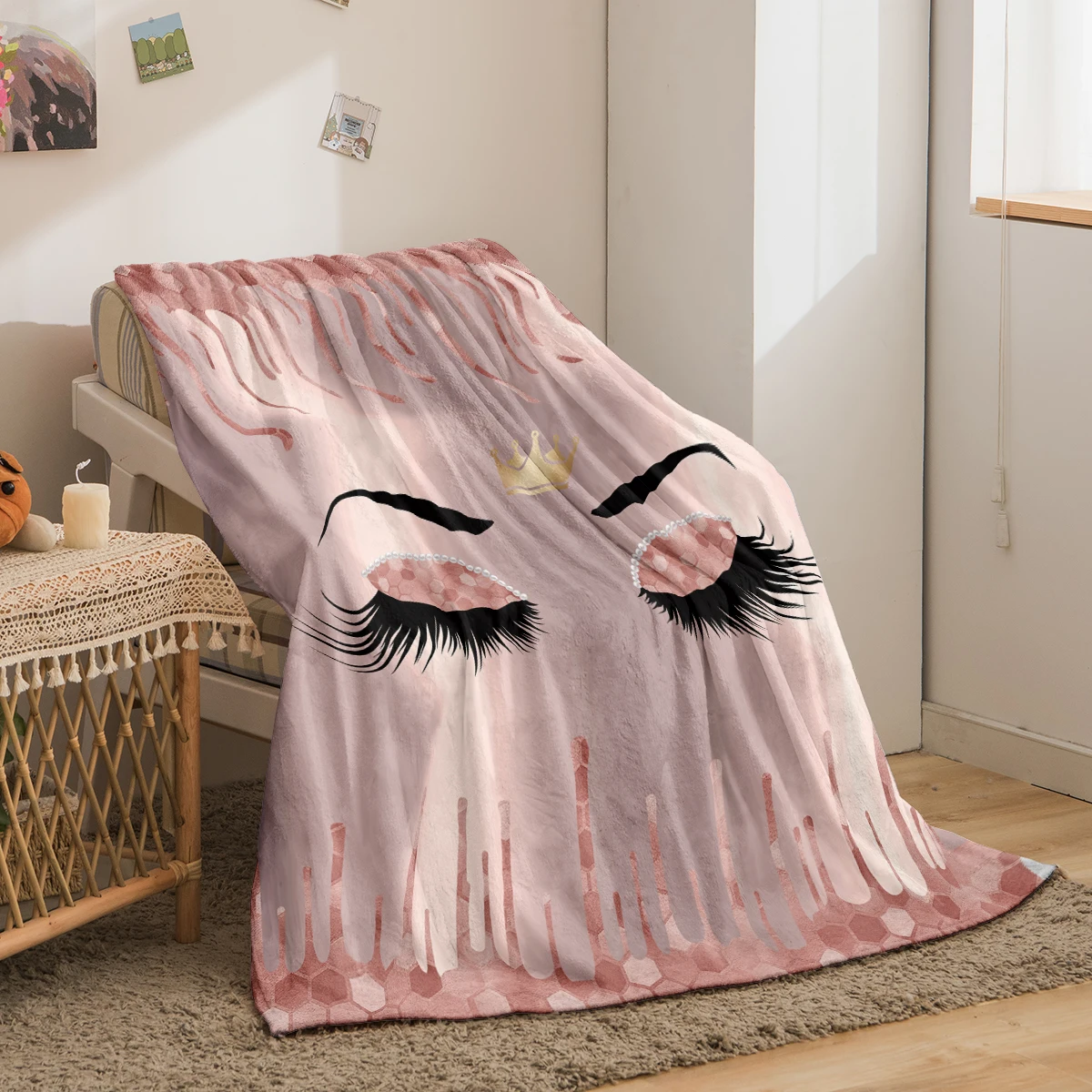 1pc Pink Eyelash Crown Print Flannel Blanket,Soft Cozy,For Travel Sofa Bed Home Decor,Birthday Gift For Teen Adult and Kid