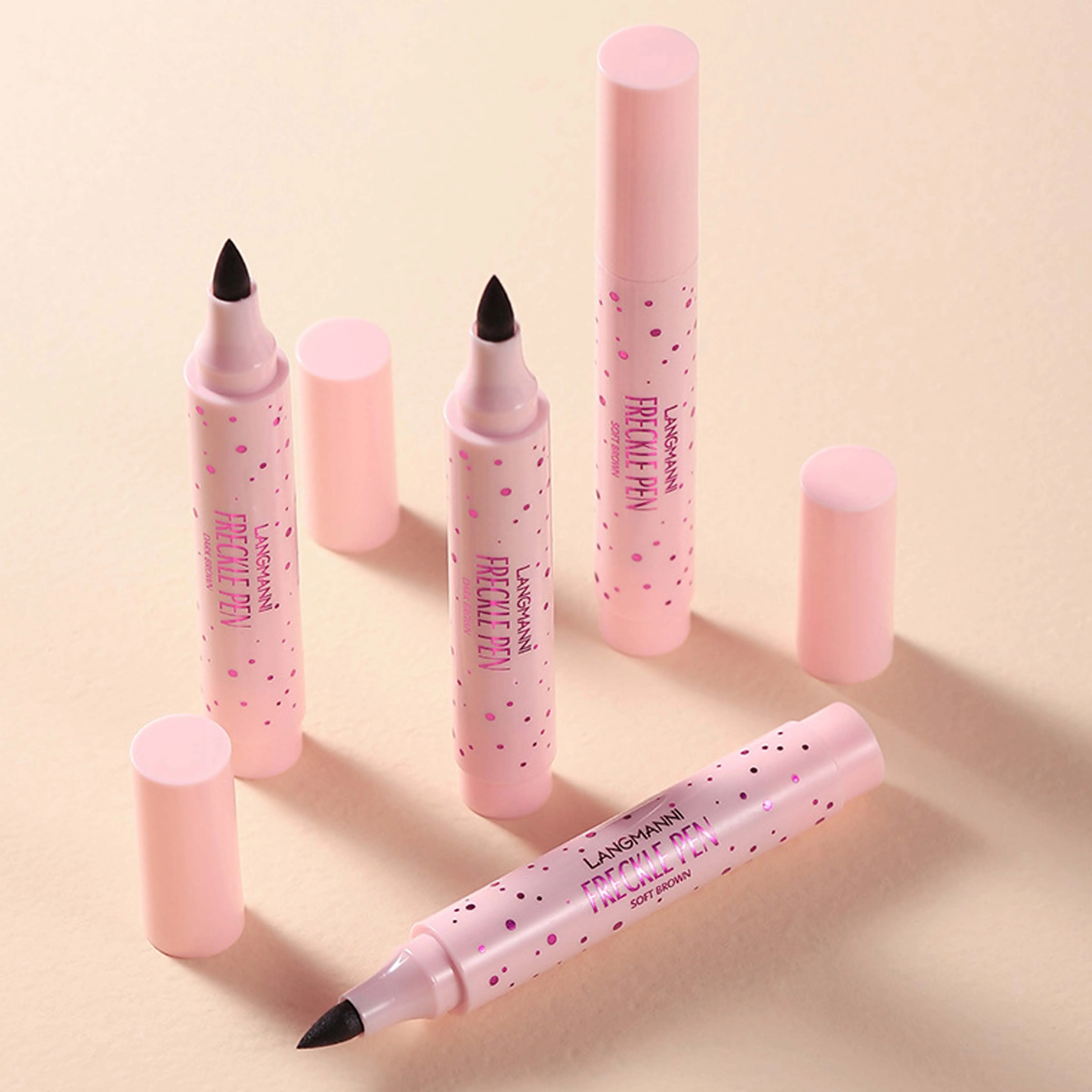 Penna per lentiggini con simulazione naturale, resa cromatica impermeabile e facile da applicare, asciugatura rapida e non facile da rimuovere