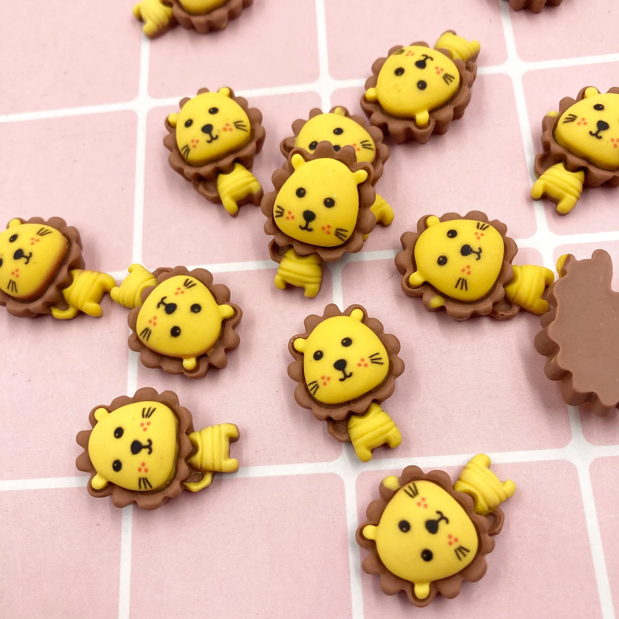 30Pcs Kawaii Resin Lion Flatback Cabochon For Hair Center Scrapbooking Decoration Craft DIY Embellishments Fit Phone Deco Parts