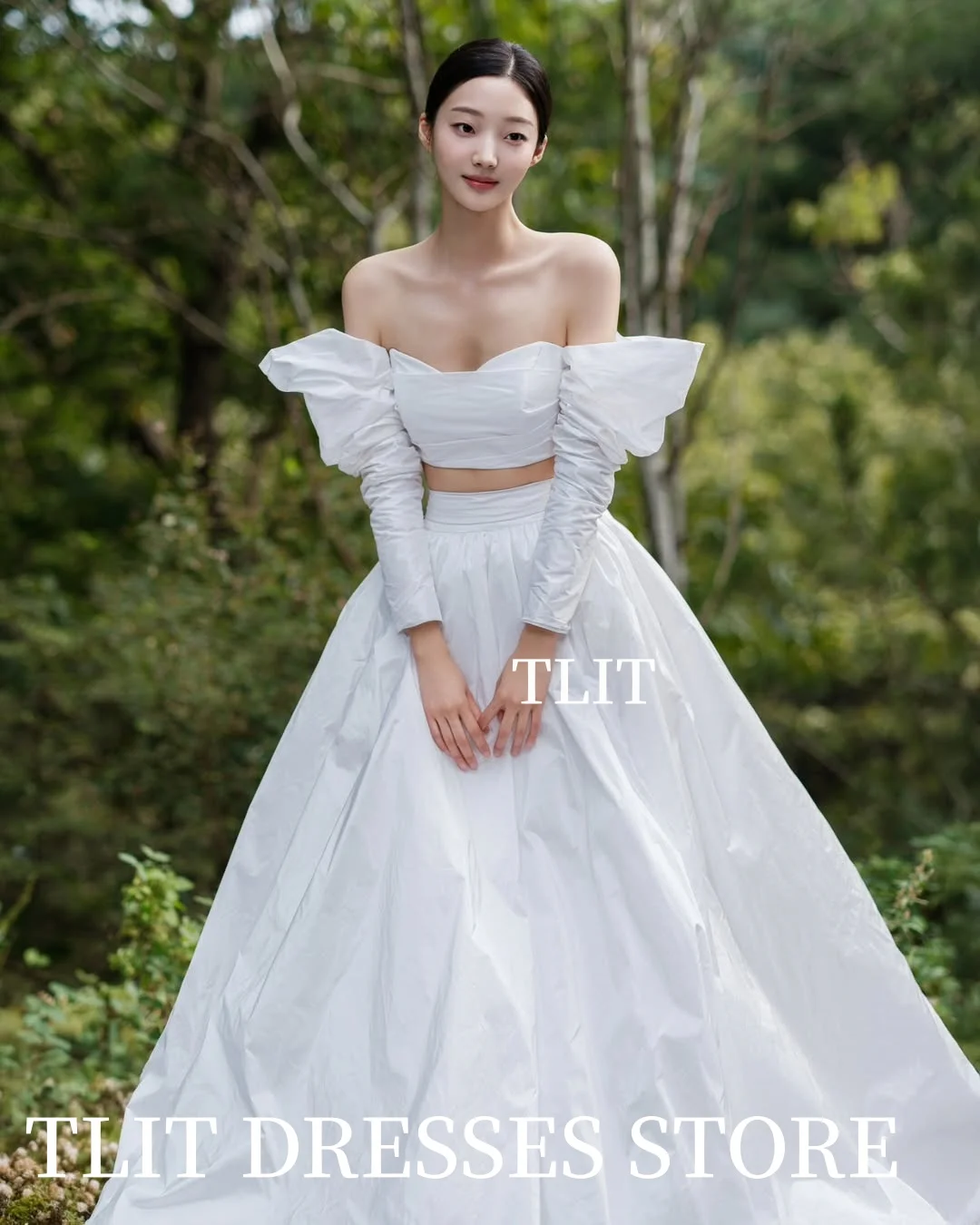 Proste białe suknie ślubne z tafty, dwuczęściowe, szyte na miarę, bez ramiączek, suknie ślubne w stylu koreańskim, sesja zdjęciowa.